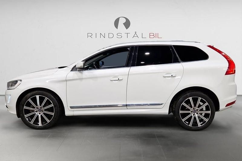 Begagnad Volvo XC60 Summum 220 HK (161 kW) 2015 Vit SUV