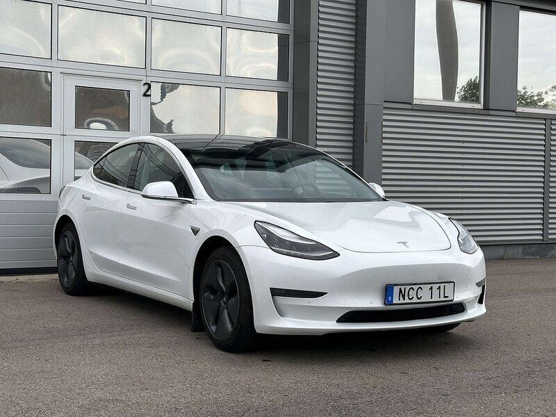 Vit Begagnad 2019 Tesla Model 3 Long Range Sedan | 229 900 kr (Marknadspris) - Bild 1/4