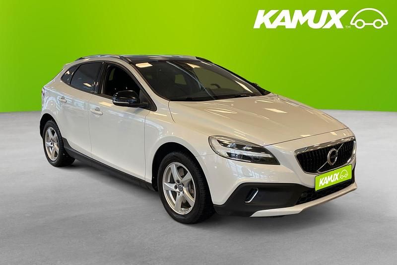 Vit Begagnad 2019 Volvo V40 CC Kombi | 174 800 kr (Marknadspris) - Bild 1/3