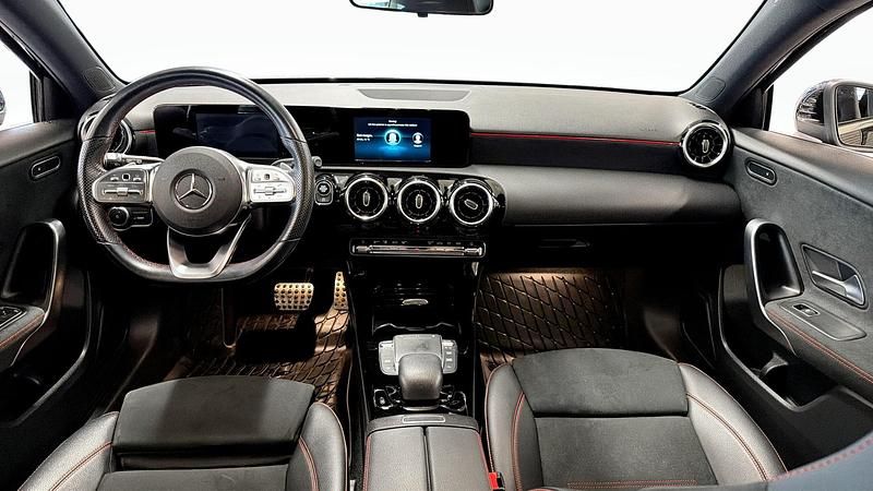 Begagnad Mercedes A180 136 HK (100 kW) 2020 Svart Kombi