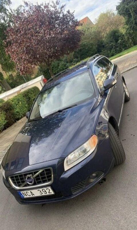 Blå Begagnad 2011 Volvo V70 Kombi | 70 000 kr (Marknadspris) - Bild 1/3