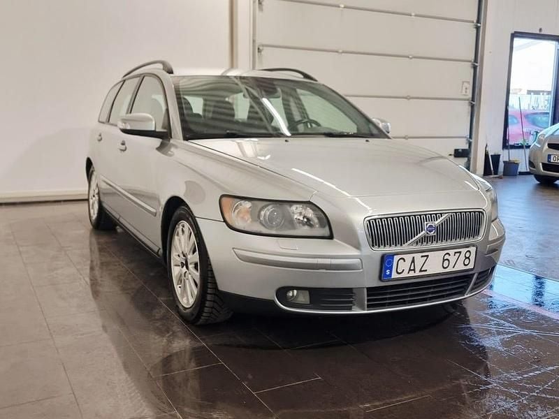 Begagnad Volvo V50 Summum 180 HK (132 kW) 2006 Silver Kombi