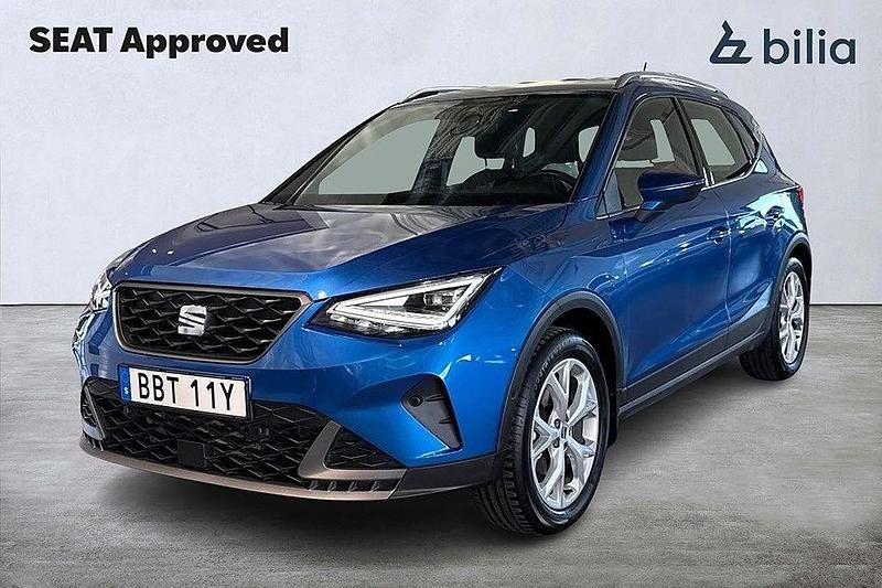 Ljusblå (blå) Begagnad 2024 Seat Arona FR SUV | 209 900 kr (Marknadspris) - Bild 1/4