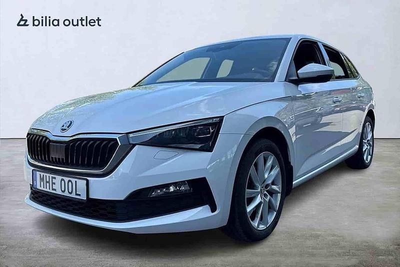 Vit Begagnad 2021 Skoda Scala Halvkombi | 209 900 kr (Marknadspris) - Bild 1/1