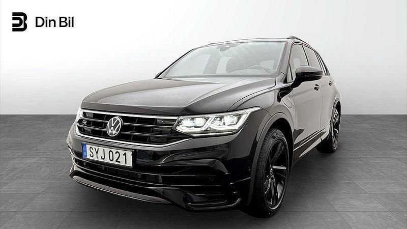 Svart (deep black pearl) Begagnad 2023 VW Tiguan R-line SUV | 419 900 kr (Dyr) - Bild 1/4