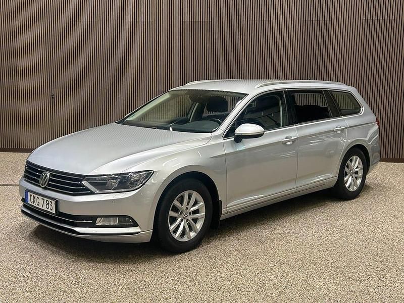 Begagnad VW Passat 150 HK (110 kW) 2017 Silver Kombi