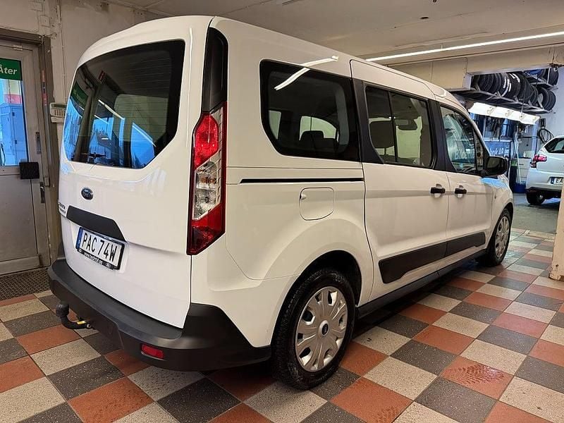 Begagnad Ford Tourneo 99 HK (72 kW) 2021 Vit Minibuss