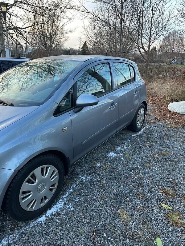 Begagnad Opel Corsa 80 HK (58 kW) 2007 Halvkombi
