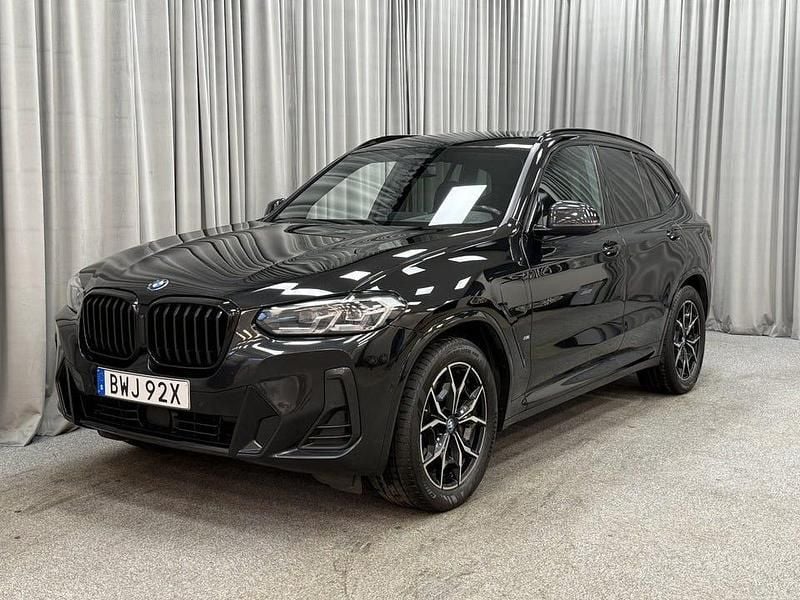 Black sapphire metallic Begagnad 2024 BMW X3 M Sport SUV | 399 900 kr - Bild 1/4