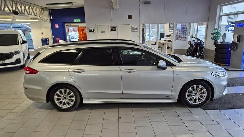 Begagnad Ford Mondeo ST-Line 190 HK (139 kW) 2022 Grå Kombi
