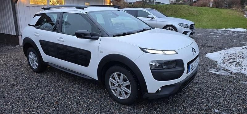 Begagnad 2015 Citroën C4 Cactus PureTech Halvkombi | 65 000 kr (Bra pris) - Bild 1/4