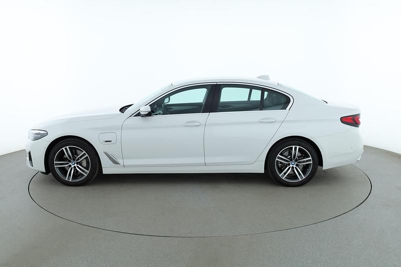 Begagnad BMW 530e 295 HK (216 kW) 2023 Vit Sedan