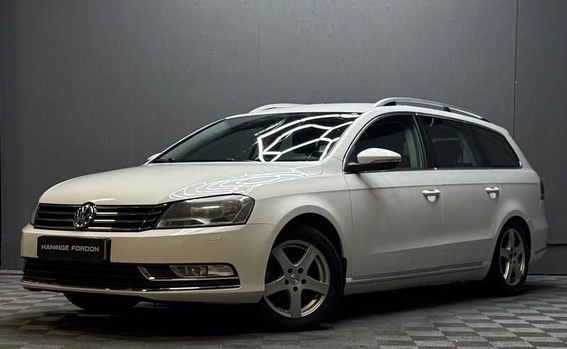 Vit Begagnad 2013 VW Passat Kombi | 67 900 kr (Marknadspris) - Bild 1/4