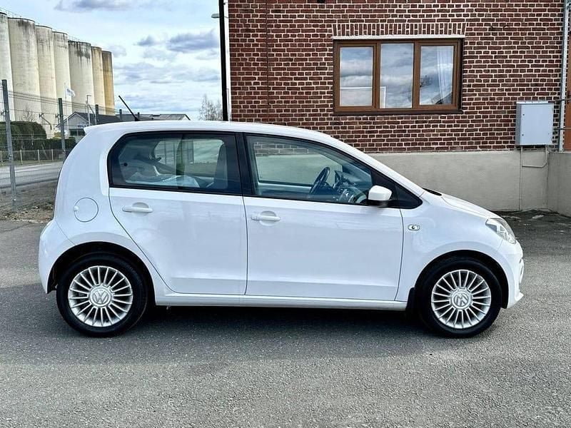 Begagnad VW up! 68 HK (50 kW) 2013 Vit Halvkombi