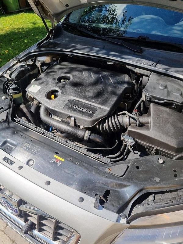 Grå Begagnad 2013 Volvo V70 Kombi | 79 000 kr (Marknadspris) - Bild 1/4