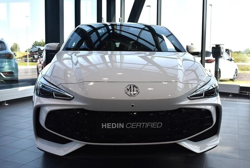 Vit Begagnad 2024 MG MG3 Luxury Halvkombi | 219 900 kr (Superpris) - Bild 1/4