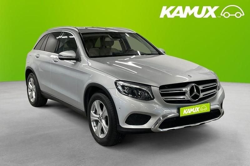Grå Begagnad 2018 Mercedes GLC220 Exclusive SUV | 214 800 kr (Bra pris) - Bild 1/4