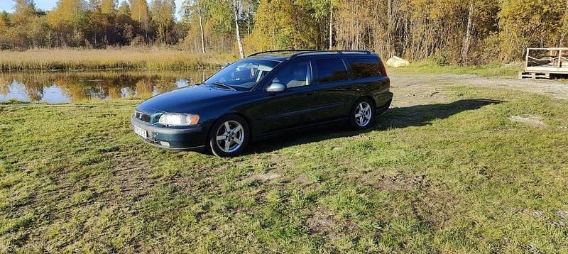 Grön Begagnad 2000 Volvo V70 Kombi | 3 000 kr (Superpris) - Bild 1/4