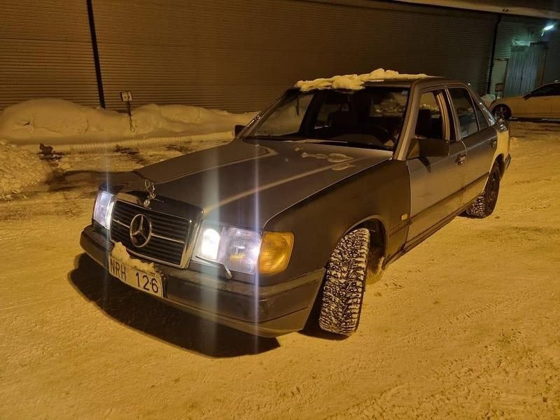 Begagnad 1988 Mercedes 200 | 9 000 kr - Bild 1/4