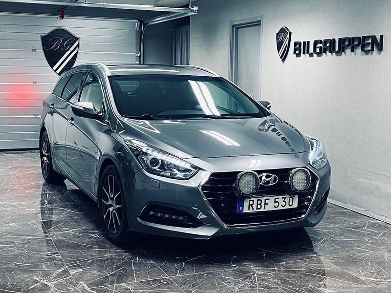 Begagnad Hyundai i40 141 HK (103 kW) 2016 Silver Kombi