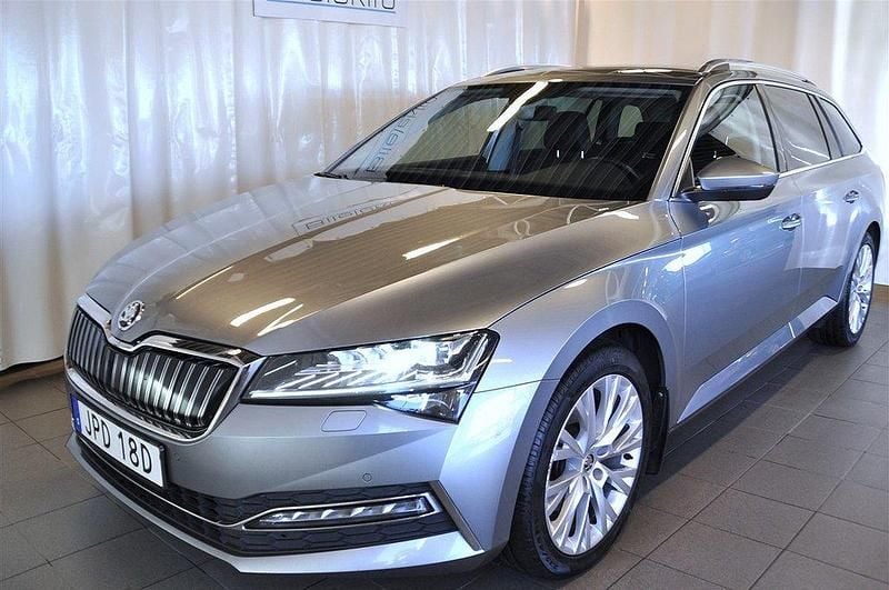Grå Begagnad 2021 Skoda Superb Business Line Kombi | 259 000 kr (Bra pris) - Bild 1/4
