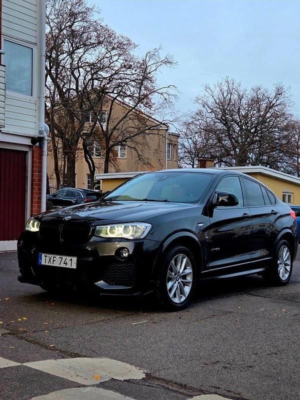 Grå Begagnad 2016 BMW X4 M Sport SUV | 275 000 kr (Marknadspris) - Bild 1/4