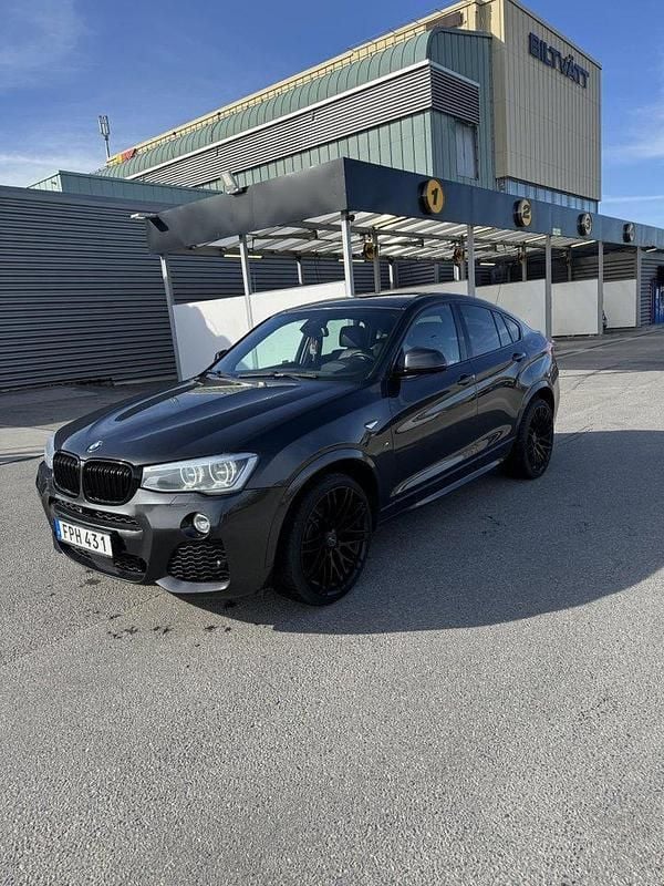 Grå Begagnad 2015 BMW X4 M Sport SUV | 260 000 kr (Bra pris) - Bild 1/4