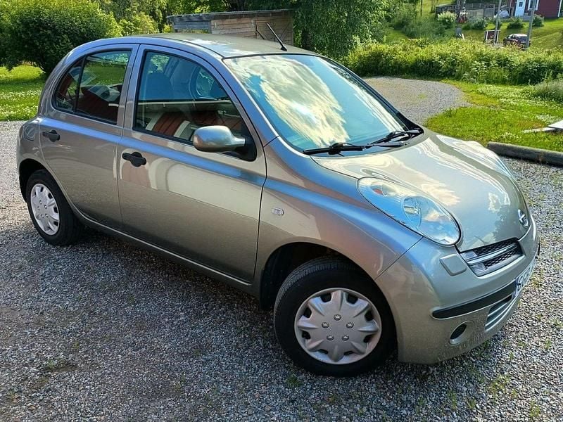 Grå Begagnad 2007 Nissan Micra Halvkombi | 69 000 kr - Bild 1/3