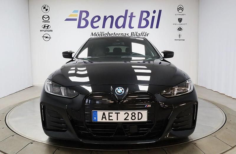 Begagnad BMW i4 Comfort Edition 442 kW (601 HK) 2024 Black sapphire metallic Sedan