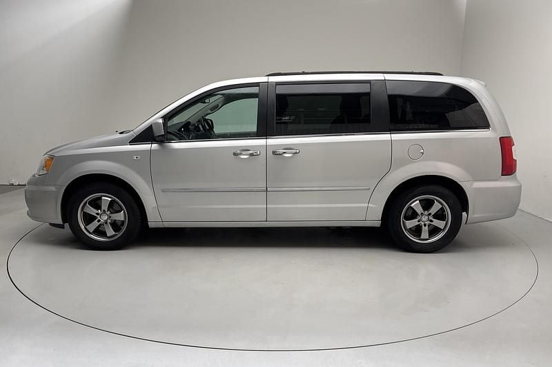 Begagnad Lancia Voyager 163 HK (119 kW) 2012 Grå Minibuss