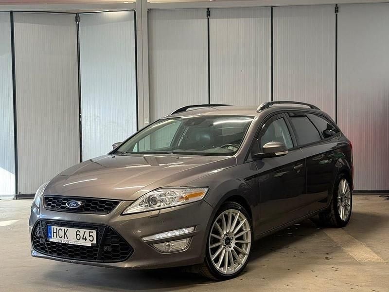 Begagnad Ford Mondeo Titanium 200 HK (147 kW) 2011 Brun Kombi