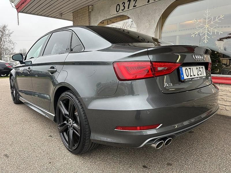 Begagnad Audi A3 S-Line 150 HK (110 kW) 2015 Grå Sedan