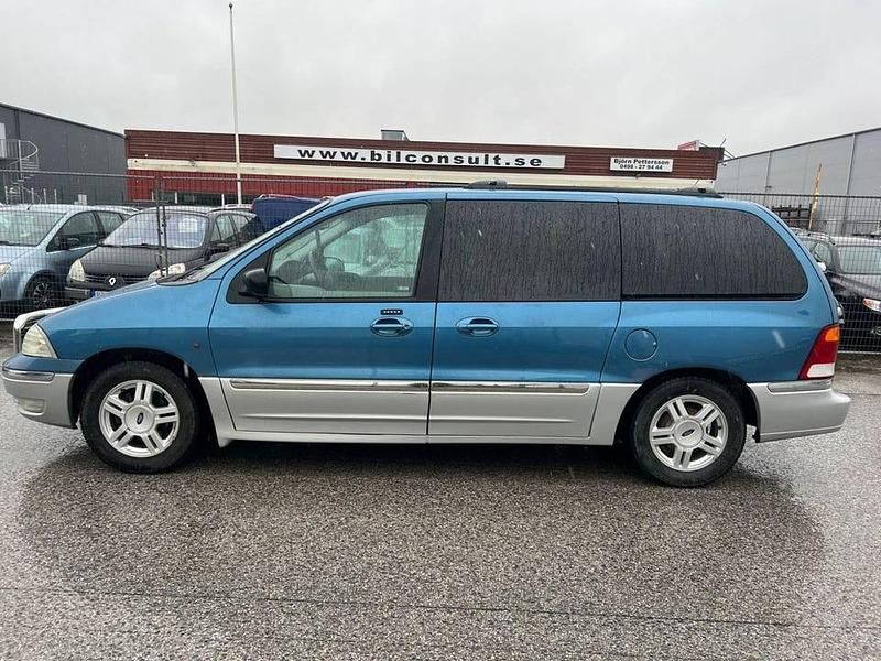 Begagnad Ford Windstar 203 HK (149 kW) 2003 Mörkblå Minibuss