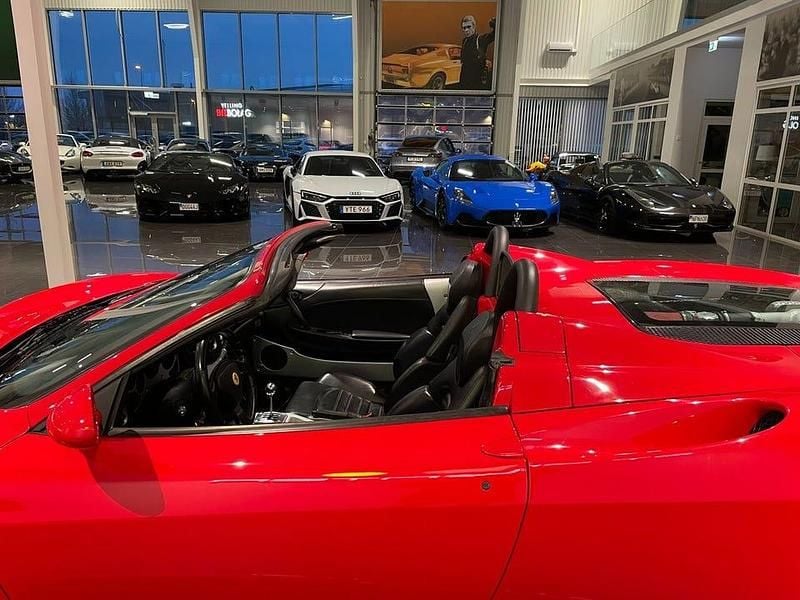 Begagnad Ferrari 360 400 HK (294 kW) 2002 Röd Cab