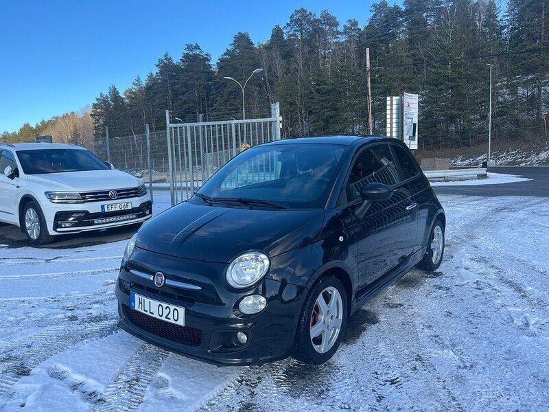 Svart Begagnad 2014 Fiat 500 Halvkombi | 69 900 kr (Bra pris) - Bild 1/4