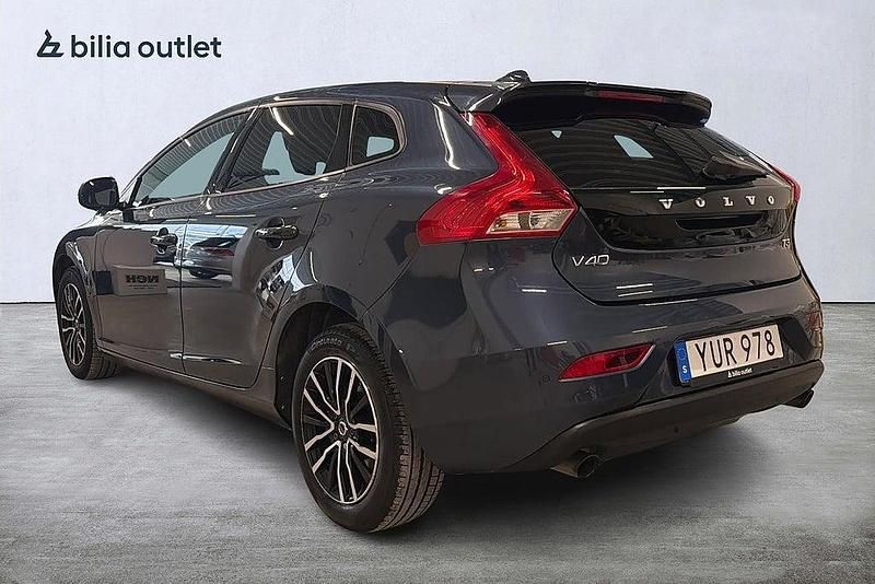 Begagnad Volvo V40 Momentum 152 HK (111 kW) 2017 Blå Halvkombi