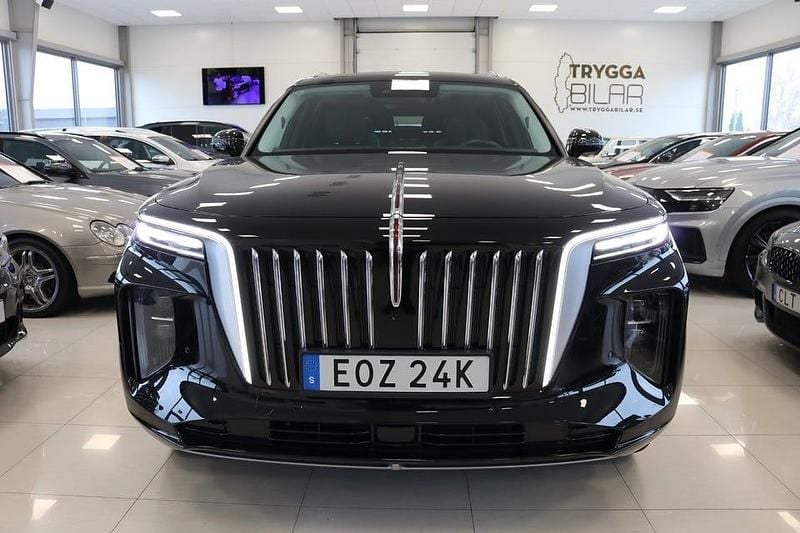 Begagnad Hongqi E-HS9 405 kW (551 HK) 2022 Svart SUV