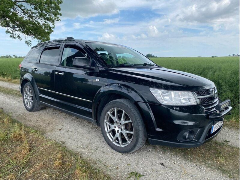 Svart Begagnad 2013 Fiat Freemont SUV | 45 000 kr (Marknadspris) - Bild 1/4