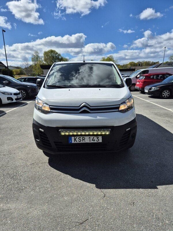 Begagnad 2018 Citroën Jumpy Minibuss | 125 000 kr (Superpris) - Bild 1/4