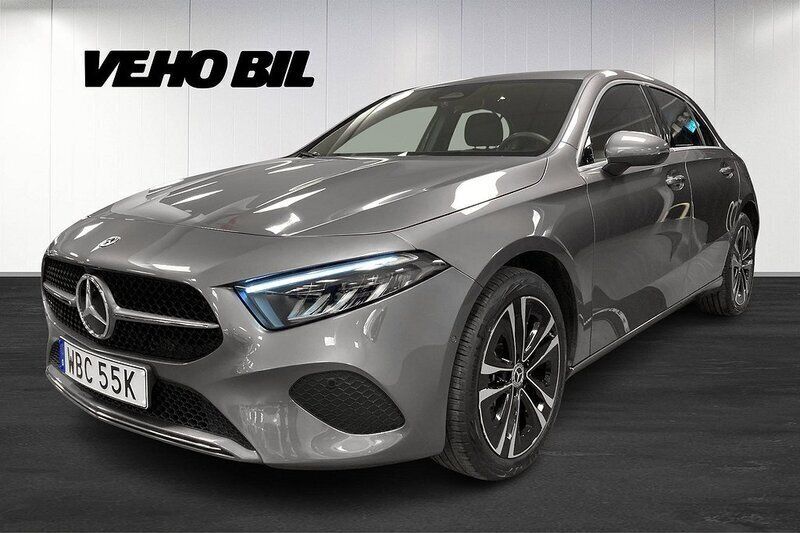 Mörkgrå Begagnad 2023 Mercedes A250 Halvkombi | 329 000 kr (Bra pris) - Bild 1/4