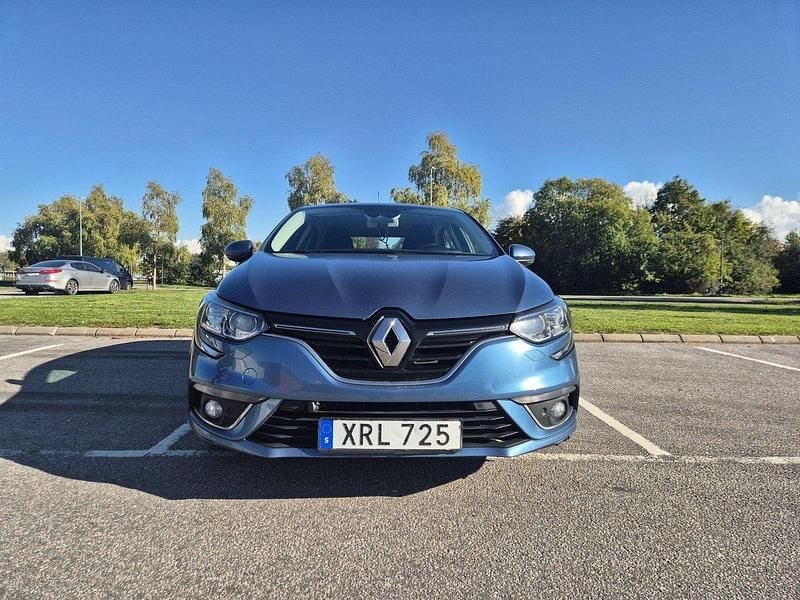 Begagnad 2018 Renault Mégane IV Sedan | 92 000 kr - Bild 1/4