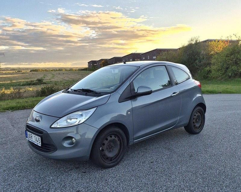 Grå Begagnad 2010 Ford Ka Halvkombi | 24 000 kr (Marknadspris) - Bild 1/4