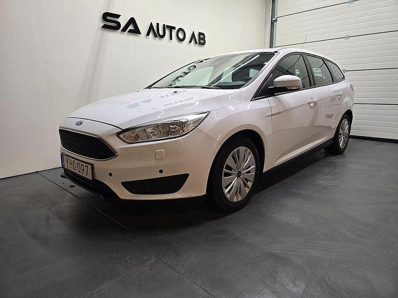 Vit Begagnad 2016 Ford Focus Trend Kombi | 74 500 kr (Marknadspris) - Bild 1/4