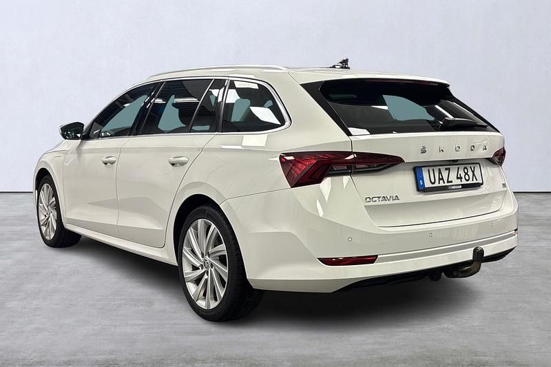 Begagnad Skoda Octavia 2021 Vit Kombi