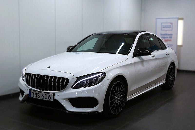 Vit Begagnad 2017 Mercedes C220 AMG Sedan | 249 900 kr (Lite dyr) - Bild 1/4