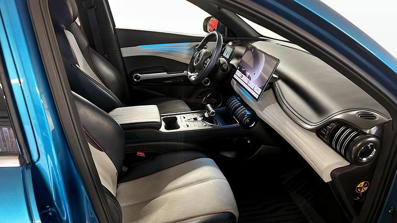 Begagnad BYD Atto 3 Design 150 kW (204 HK) 2022 Blå SUV