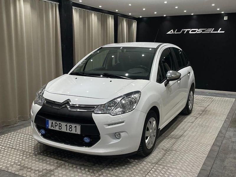 Vit Begagnad 2014 Citroën C3 PureTech Halvkombi | 54 900 kr (Marknadspris) - Bild 1/4