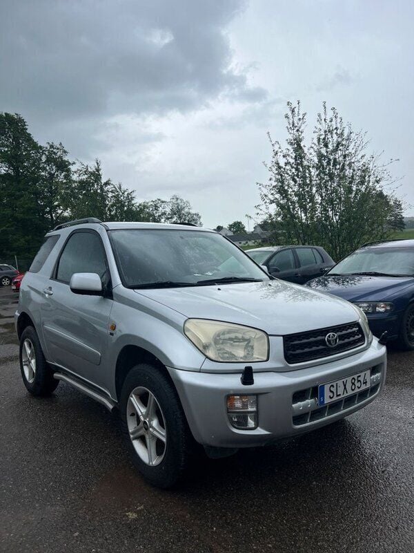 Silver Begagnad 2001 Toyota RAV4 SUV | 20 000 kr (Superpris) - Bild 1/2