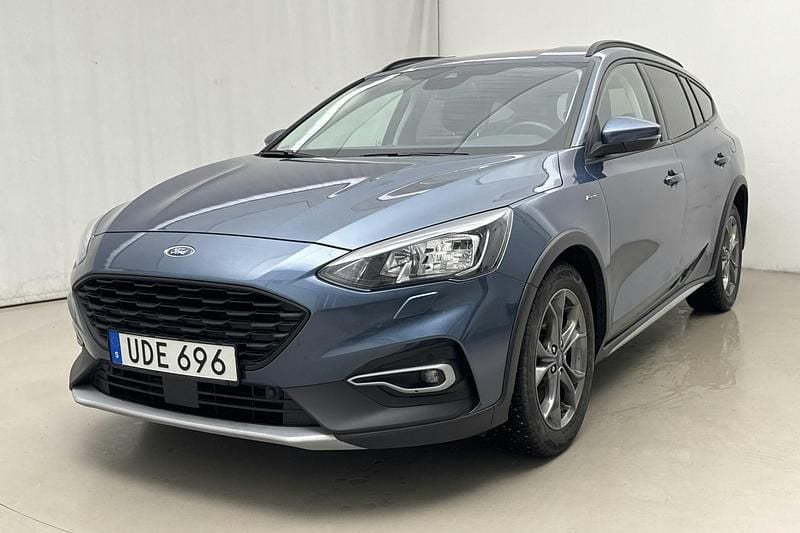 Blå Begagnad 2021 Ford Focus Active Kombi | 129 800 kr (Bra pris) - Bild 1/4