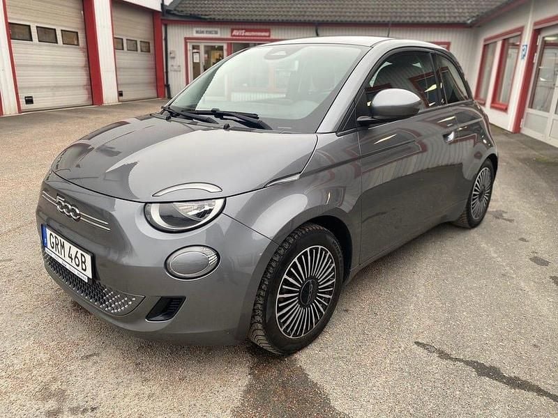 Begagnad Fiat 500e Passion 87 kW (119 HK) 2021 Grå Halvkombi